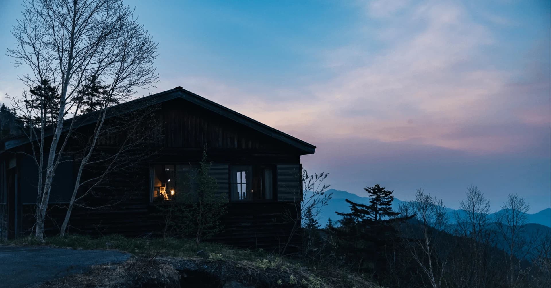 テクノロジーと自然が共存する”登る人も登らない人も楽しめる山小屋”ー冷泉小屋