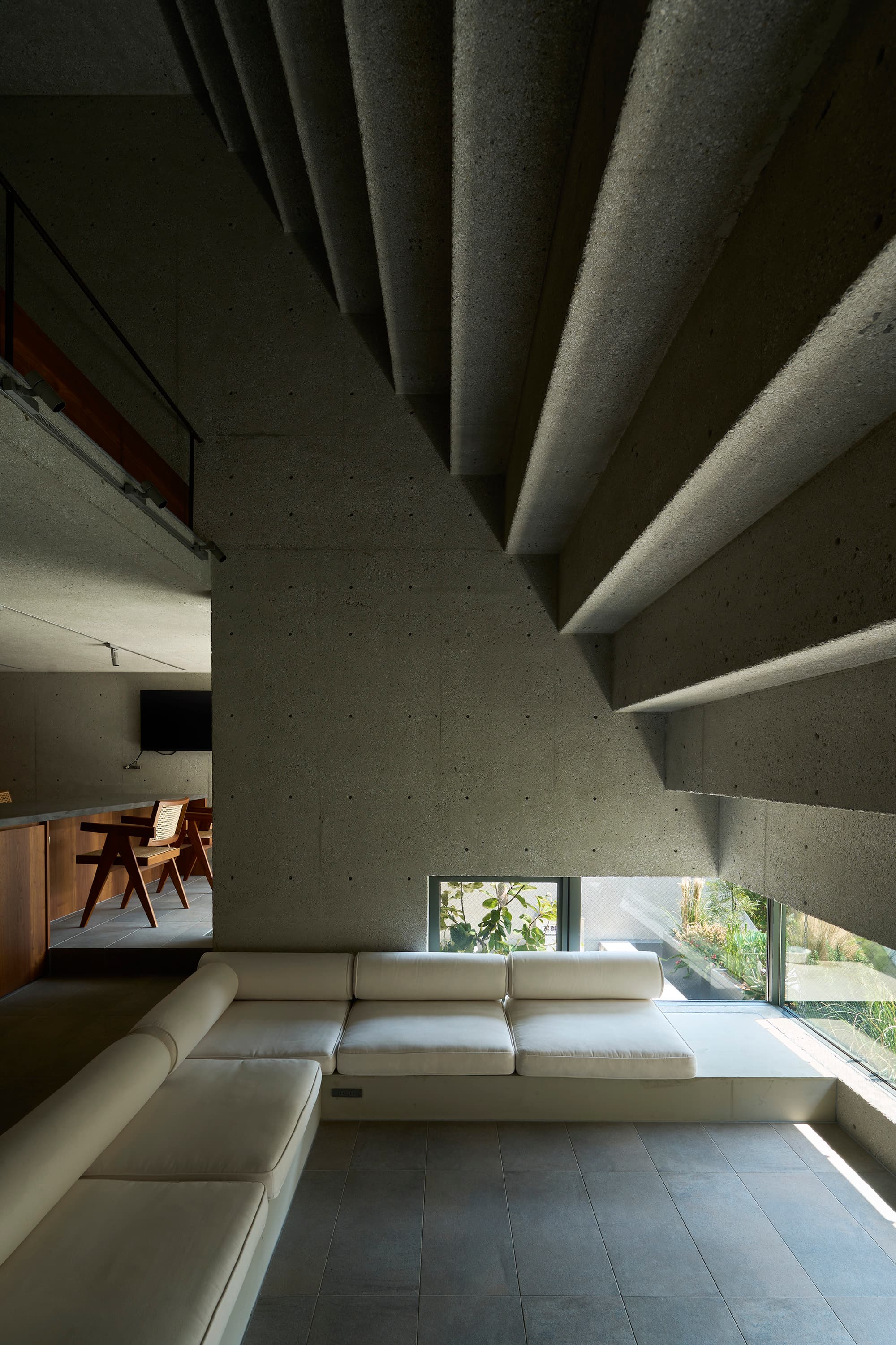 SUPPOSE DESIGN OFFICE設計 麻布の家 Roof–1インタビュー