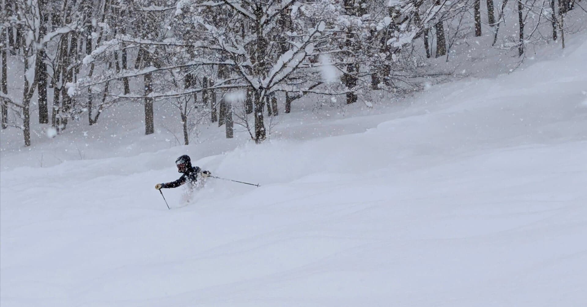 スキーを愛するオーナーが、古民家を改修して暮らす理由。